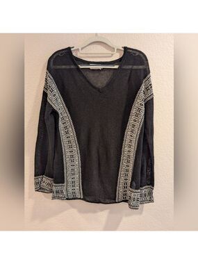 Velvet By Graham Spencer V Neck Oversized Mesh Sweater , 100% Linen, Size Small.